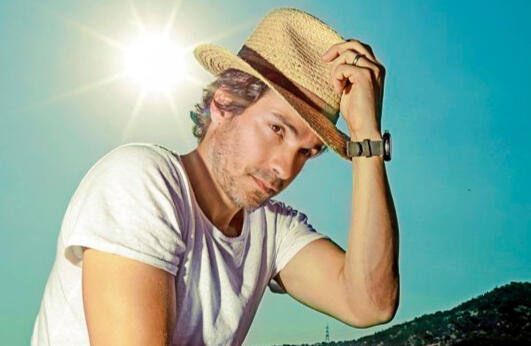 Santiago Cabrera