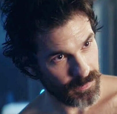 Santiago Cabrera